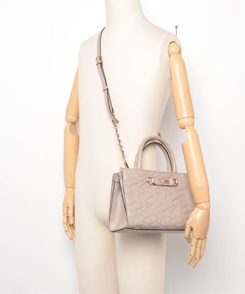 Guess（ゲス）の「BRIELLA Satchel サッチェル ハンドバッグ （ハンドバッグ・レディース・ライトベージュ・ONE SIZE）」の16枚目の写真