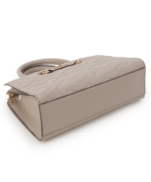 Guess（ゲス）の「BRIELLA Satchel サッチェル ハンドバッグ （ハンドバッグ・レディース・ライトベージュ・ONE SIZE）」の14枚目の写真