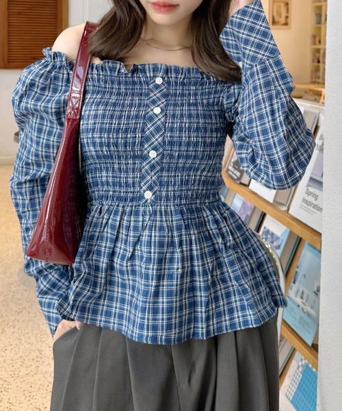 Ada.(エイダ)の「2WAY 長袖ボタン シャーリングブラウス(シャツ/ブラウス・レディース・ブラック/ブルー・FREE)」の3枚目の写真