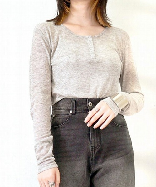 STYLEBLOCK(スタイルブロック)の「シアーリブヘンリーネックトップス(Tシャツ/カットソー・レディース・ホワイト/杢グレー/ピンク/レッド/ブラウン/ブラック・M)」の3枚目の写真