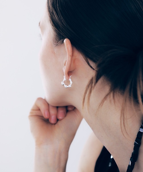 whoseA(フーシー)の「【silver925】Pearl droplets Pierce / 淡水パールドロップフープピアス(ピアス(両耳用)・レディース・シルバー・FREE)」の14枚目の写真