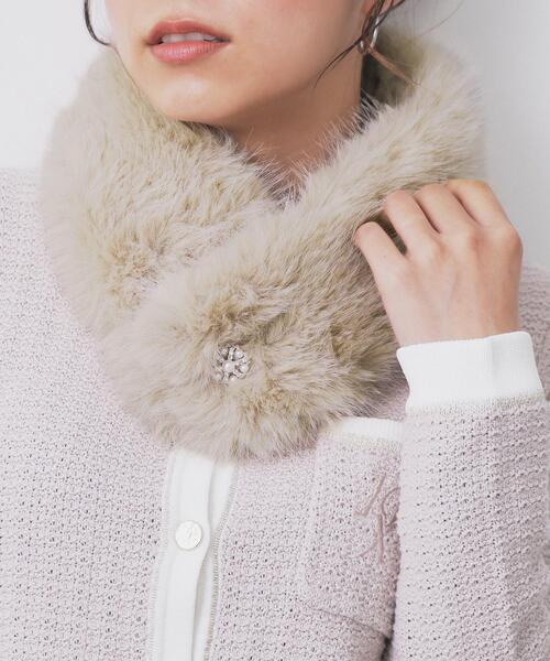 index（インデックス）の「ビジュー付きフェイクファーティペット（ストール/ショール・レディース・グレー/オフホワイト/ベージュ・00）」の9枚目の写真