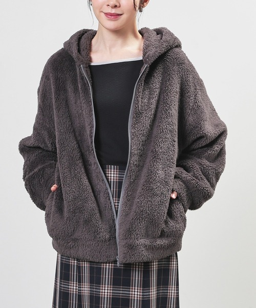 Honeys(ハニーズ)の「【ハニぽか】ボアジップパーカー(パーカー・レディース・ベージュ/スミクロ/モカ/アイボリー/ピンク・S/M/LL/L/3L)」の3枚目の写真