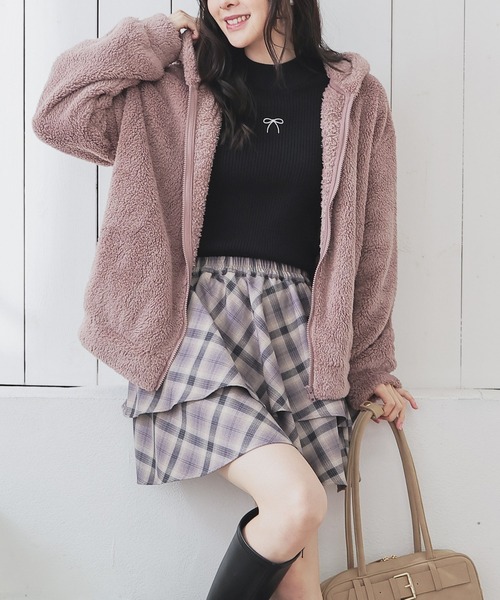 Honeys(ハニーズ)の「【ハニぽか】ボアジップパーカー(パーカー・レディース・ベージュ/スミクロ/モカ/アイボリー/ピンク・S/M/LL/L/3L)」の4枚目の写真