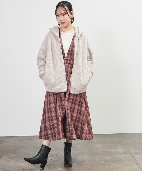 Honeys(ハニーズ)の「【ハニぽか】ボアジップパーカー(パーカー・レディース・ベージュ/スミクロ/モカ/アイボリー/ピンク・S/M/LL/L/3L)」の17枚目の写真