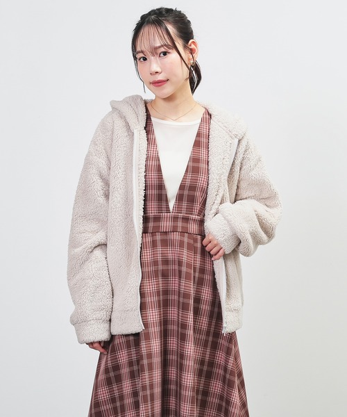 Honeys(ハニーズ)の「【ハニぽか】ボアジップパーカー(パーカー・レディース・ベージュ/スミクロ/モカ/アイボリー/ピンク・S/M/LL/L/3L)」の18枚目の写真