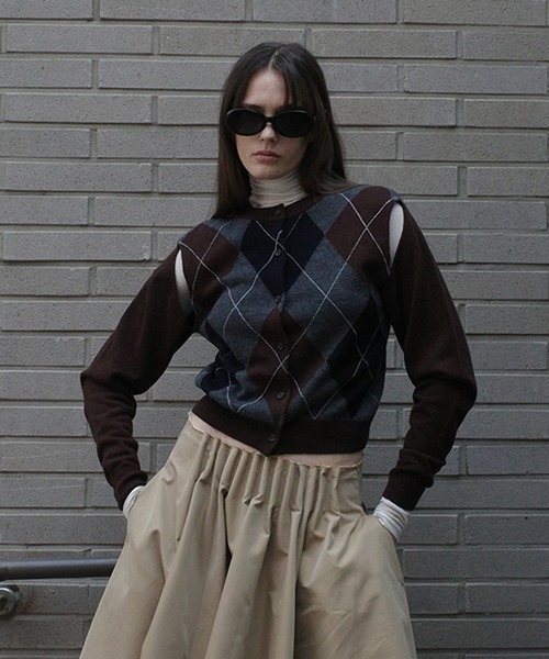 CLANE(クラネ)の「ARRANGE KNIT TOPS(ニット/セーター・レディース・ブルー/ブラック/ベージュ/ブラウン・1/2)」の6枚目の写真