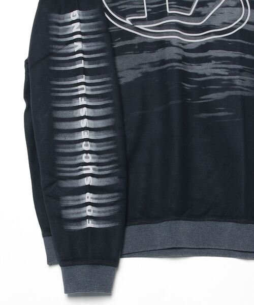 DIESEL（ディーゼル）の「メンズ リラックスフィットプルオーバースウェット S-BOXT-T1（スウェット・メンズ・グレー/ネイビー・XXX-LARGE/MEDIUM/SMALL/X-SMALL/X-LARGE/LARGE/XX-LARGE）」の3枚目の写真