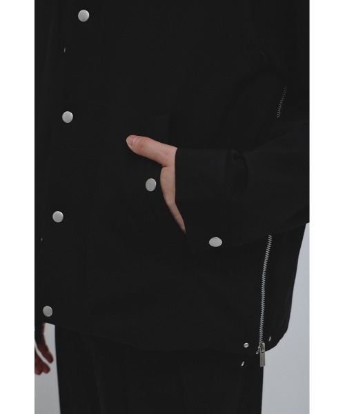 STYLEMIXER(スタイルミキサー)の「サイドジップパッファーベスト(ベスト・メンズ・ブラック/グレー・MEDIUM/LARGE)」の15枚目の写真