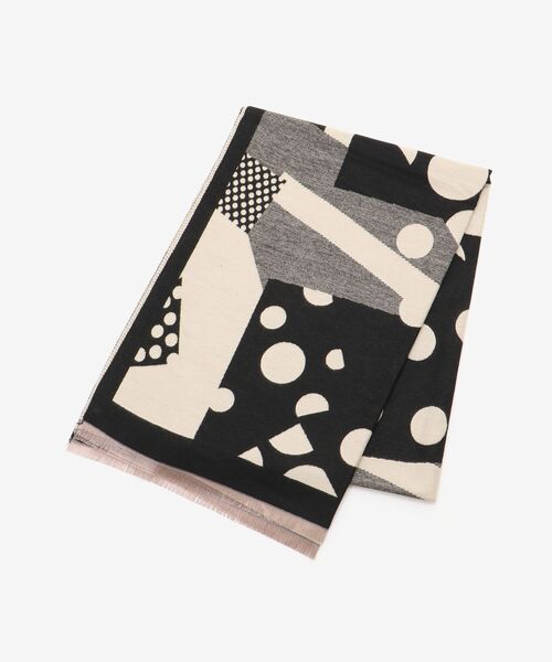 le.coeur blanc（ルクールブラン）の「《WEB限定アイテム》アソート柄大判ストール（ストール/ショール・レディース・ブルー系その他4/ブラック系その他/ホワイト系その他2・FREE）」の5枚目の写真