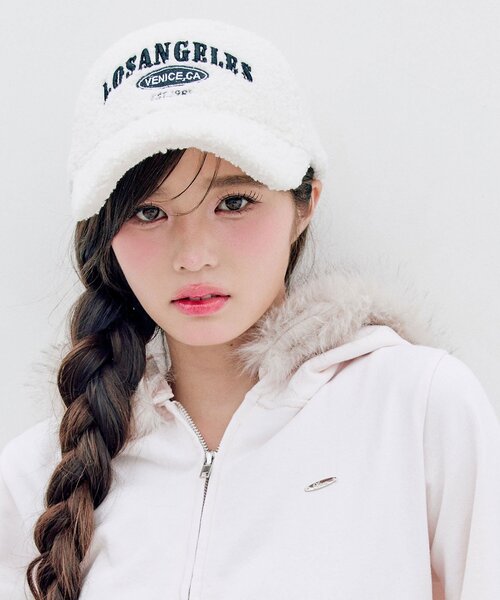 OLIVE des OLIVE（オリーブデオリーブ）の「ボアキャップ（キャップ・レディース・チャコールグレー/オフホワイト/ブラウン・FREE）」の2枚目の写真