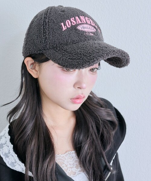 OLIVE des OLIVE（オリーブデオリーブ）の「ボアキャップ（キャップ・レディース・チャコールグレー/オフホワイト/ブラウン・FREE）」の3枚目の写真