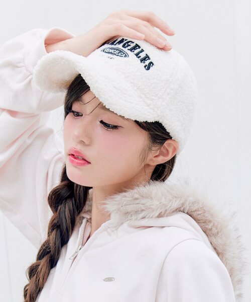 OLIVE des OLIVE（オリーブデオリーブ）の「ボアキャップ（キャップ・レディース・チャコールグレー/オフホワイト/ブラウン・FREE）」の4枚目の写真