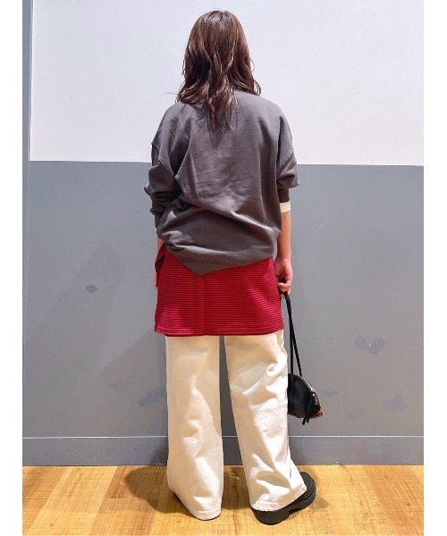 Right-on（ライトオン）の「HONEYSUCKLE ROSE(ハニーサックルローズ)【レディース】ロゴスウェットプルオーバー(ゆったりシルエット/体型カバー)（スウェット・レディース・ダークグレー/オフホワイト/グレー/ブルー・S/L/M）」の19枚目の写真