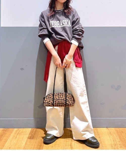 Right-on（ライトオン）の「HONEYSUCKLE ROSE(ハニーサックルローズ)【レディース】ロゴスウェットプルオーバー(ゆったりシルエット/体型カバー)（スウェット・レディース・ダークグレー/オフホワイト/グレー/ブルー・S/L/M）」の20枚目の写真