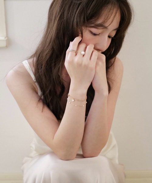 PLUS VENDOME(プラス ヴァンドーム)の「PLUSV _× YUKI collaboration ハート ブレスレット(ブレスレット・レディース・ベージュ・ONE SIZE)」の6枚目の写真