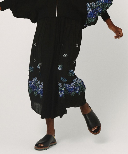 bedsidedrama（ベットサイドドラマ）の「Mosaic Garden Lace-Up Skirt（スカート・レディース・ホワイト/ブラック・1）」の2枚目の写真