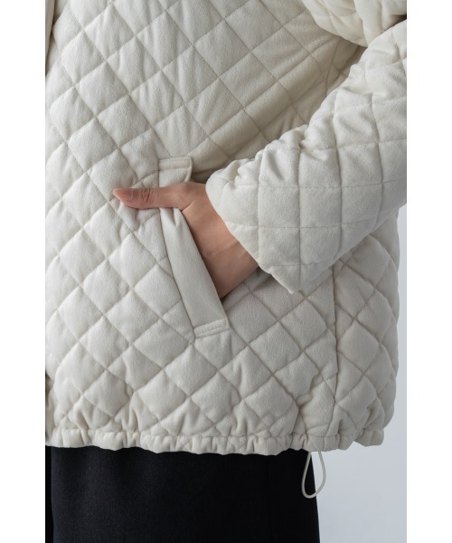 M.deux（エムドゥ）の「リバーシブルベロアキルティングコート（その他アウター・レディース・ブラック/オフホワイト・MEDIUM）」の11枚目の写真