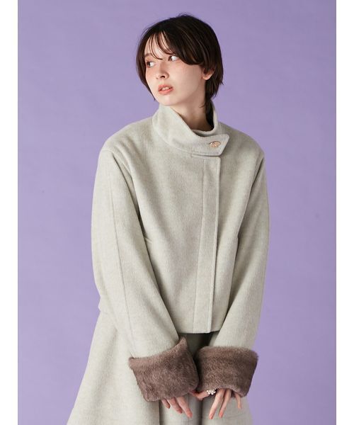 LILY BROWN（リリーブラウン）の「袖ファー2wayコート（ノーカラーコート・レディース・ブラック/ミント/アイボリー・F）」の3枚目の写真