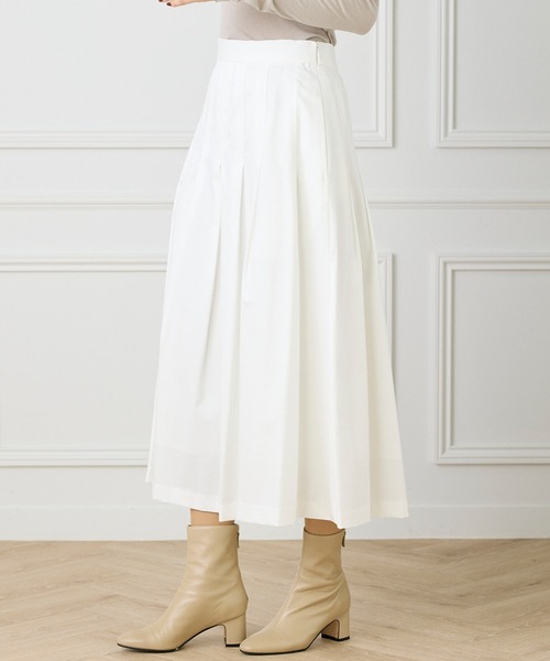 INED（イネド）の「タックプリーツスカート（スカート・レディース・オフホワイト/チャコールグレー・7号/9号/11号）」の12枚目の写真