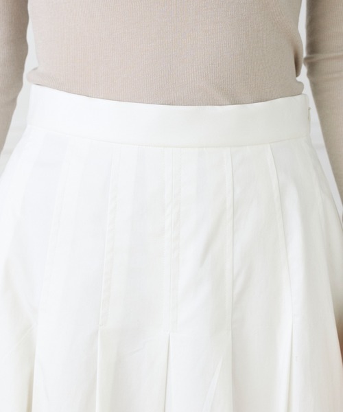 INED（イネド）の「タックプリーツスカート（スカート・レディース・オフホワイト/チャコールグレー・7号/9号/11号）」の4枚目の写真