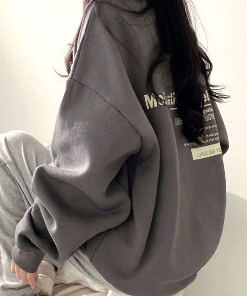yuue' ( wear )(ユーイ)の「裏起毛オーバーサイズロゴスウェット(スウェット・レディース・ライトグレー/グレー/チャコールグレー/ブラック・FREE)」の3枚目の写真