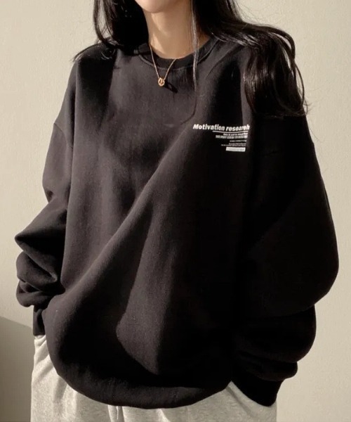 yuue' ( wear )(ユーイ)の「裏起毛オーバーサイズロゴスウェット(スウェット・レディース・ライトグレー/グレー/チャコールグレー/ブラック・FREE)」の5枚目の写真