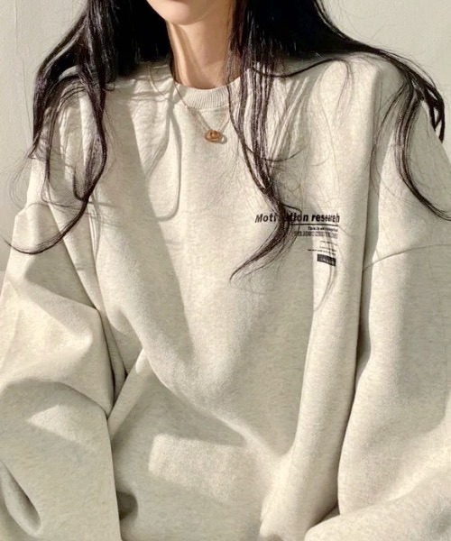 yuue' ( wear )(ユーイ)の「裏起毛オーバーサイズロゴスウェット(スウェット・レディース・ライトグレー/グレー/チャコールグレー/ブラック・FREE)」の22枚目の写真