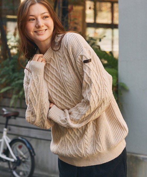 THE CRAFT CREW PRODUCTS(ザクラフトクループロダクツ)の「ウォッシャブル ケーブルニット クルーネックプルオーバー / 帯電防止・アンチピリング【THE CRAFT CREW PRODUCTS】(ニット/セーター・メンズ・チャコール/アッシュグレー/アイボリー/ブラウン/ワイン/ブラック/ネイビー・L/M/S)」の19枚目の写真