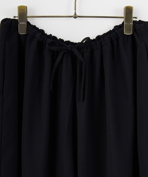 mizuiroind（ミズイロインド）の「[mizuiro ind/ミズイロインド] ドローストリング ヘムパンツ（その他パンツ・レディース・ベージュ/ブラック・F）」の6枚目の写真