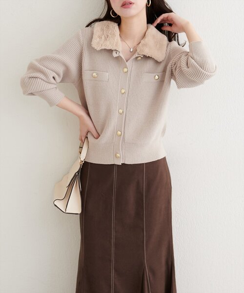 natural couture(ナチュラルクチュール)の「衿ファー付き片畦ニットカーディガン(カーディガン/ボレロ・レディース・グレー/オフホワイト/ブラウン・FREE)」の3枚目の写真