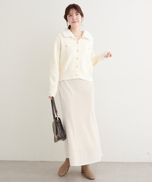 natural couture(ナチュラルクチュール)の「衿ファー付き片畦ニットカーディガン(カーディガン/ボレロ・レディース・グレー/オフホワイト/ブラウン・FREE)」の7枚目の写真