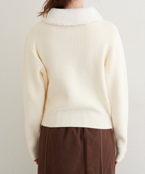 natural couture(ナチュラルクチュール)の「衿ファー付き片畦ニットカーディガン(カーディガン/ボレロ・レディース・グレー/オフホワイト/ブラウン・FREE)」の10枚目の写真