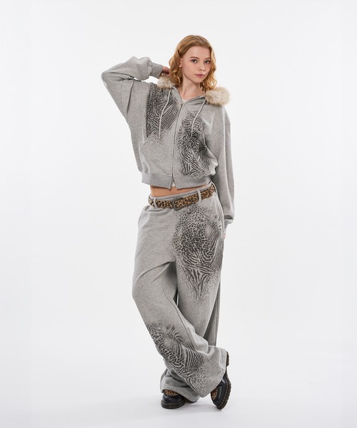 WISH FOR EVER(ウィッシュフォーエバー)の「ZEBRA & LEOPARD PRINT CURVE SWEAT PANTS / ゼブラ&レオパードプリントカーブスウェットパンツ(スウェットパンツ・メンズ・グレー/ブラック・LARGE/MEDIUM/SMALL)」の8枚目の写真