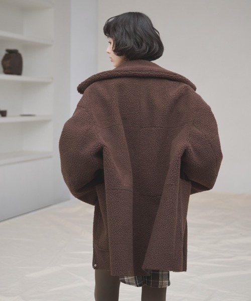 AIC.（エーアイシー）の「4WAYリバーシブルムートンライクコート（ムートンコート・レディース・ブラウン/ライトブラック・FREE）」の4枚目の写真