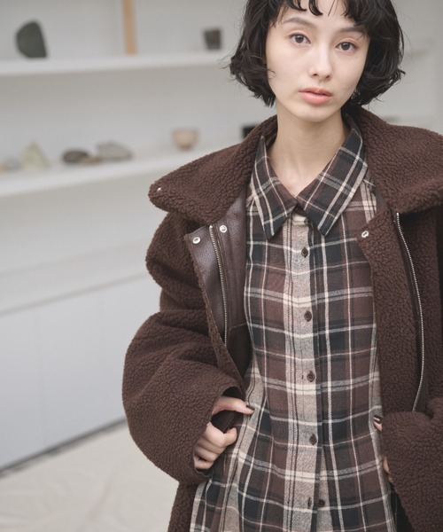 AIC.（エーアイシー）の「4WAYリバーシブルムートンライクコート（ムートンコート・レディース・ブラウン/ライトブラック・FREE）」の5枚目の写真