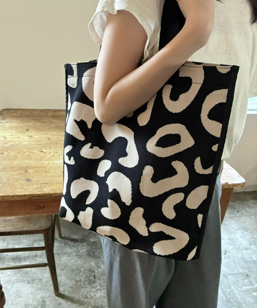 ARTISAN&ARTIST(アルティザンアンドアーティスト)の「「ARTISAN&ARTIST」ジャーナル・レオパード/ワイド・トートバッグ(トートバッグ・レディース・ベージュ・FREE)」の9枚目の写真