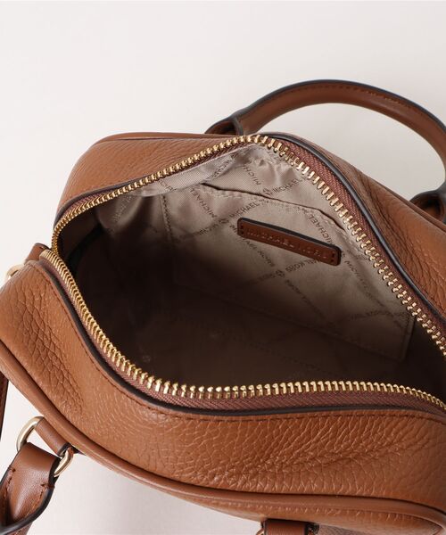 MICHAEL KORS(マイケルコース)の「THOMPSON XS SATCHEL XBODY クロスボディ(ショルダーバッグ・レディース・ブラウン系・FREE)」の4枚目の写真