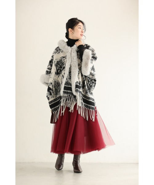 cawaii（カワイイ）の「混ざり合う無彩色のリュクスなファー付き