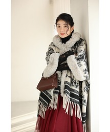 cawaii（カワイイ）の「混ざり合う無彩色のリュクスなファー付き