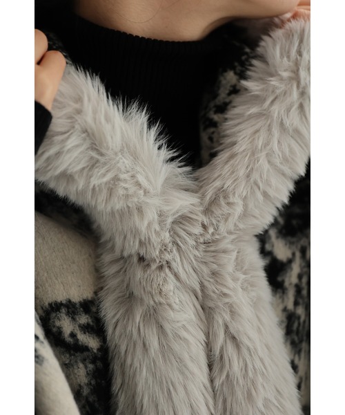 cawaii（カワイイ）の「混ざり合う無彩色のリュクスなファー付き