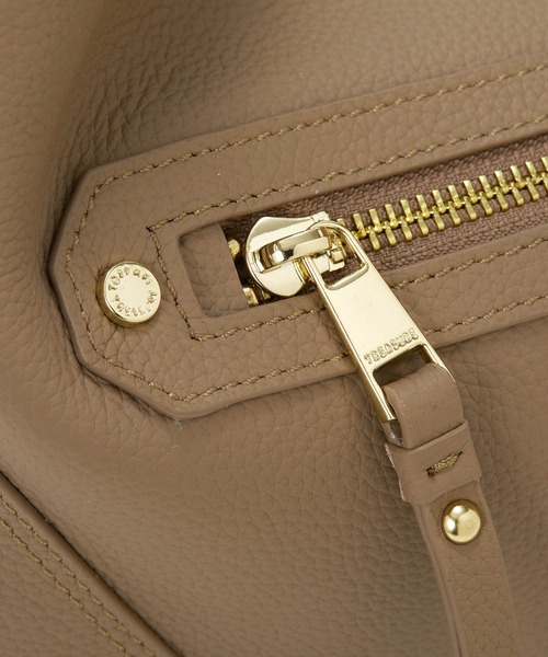 TREASURE TOPKAPI(トレジャートプカピ)の「【TREASURE TOPKAPI】シュリンクレザー ワンハンドル 2way ショルダー バッグ(ショルダーバッグ・レディース・グレイッシュベージュ/ブラック・FREE)」の12枚目の写真