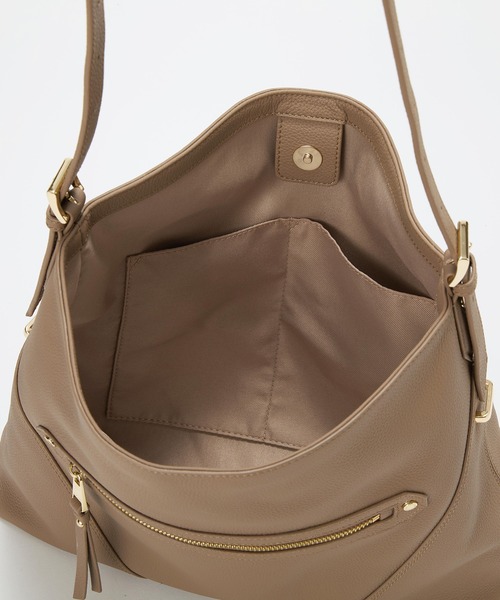 TREASURE TOPKAPI(トレジャートプカピ)の「【TREASURE TOPKAPI】シュリンクレザー ワンハンドル 2way ショルダー バッグ(ショルダーバッグ・レディース・グレイッシュベージュ/ブラック・FREE)」の7枚目の写真