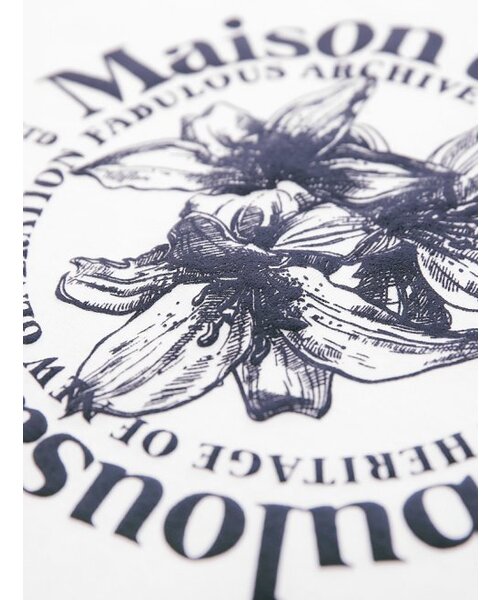 FABULOUS ARCHIVE(ファビュラスアーカイブ)の「ウィメンズ リリス エンボ クロップTシャツ ホワイトネイビー(FCC2TS387W)(Tシャツ/カットソー・レディース・ホワイト・SMALL/MEDIUM)」の6枚目の写真