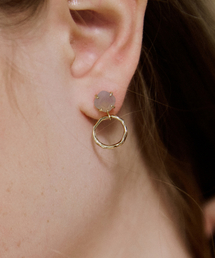 Gem with crushed round earring