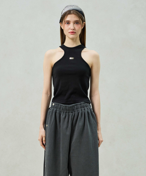ARI(アリ)の「POPPY SLEEVELESS TOP / BLACK(Tシャツ/カットソー・レディース・ブラック・FREE)」の1枚目の写真