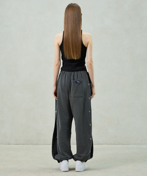 ARI(アリ)の「POPPY SLEEVELESS TOP / BLACK(Tシャツ/カットソー・レディース・ブラック・FREE)」の4枚目の写真
