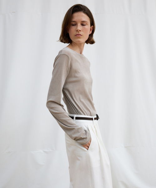 LEVAR(レバー)の「Velvet Layered T-Shirt - Sand Grey(Tシャツ/カットソー・レディース・その他・F)」の1枚目の写真