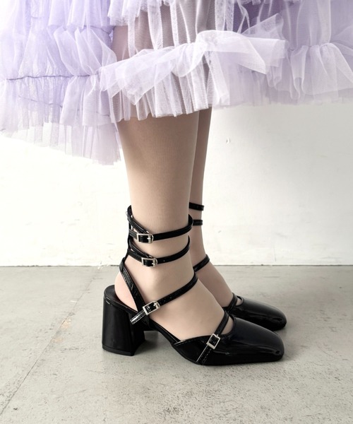 Loueme(ルエム)の「アンクルストラップミュールパンプス(パンプス・レディース・オフホワイト/ブラック・24.5cm/23.5cm)」の9枚目の写真