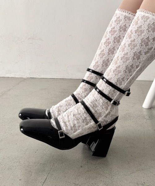 Loueme(ルエム)の「アンクルストラップミュールパンプス(パンプス・レディース・オフホワイト/ブラック・24.5cm/23.5cm)」の4枚目の写真